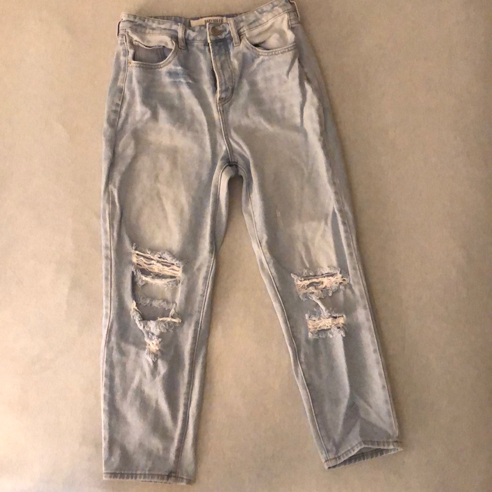 Distressed loose fit boyfriend jeans